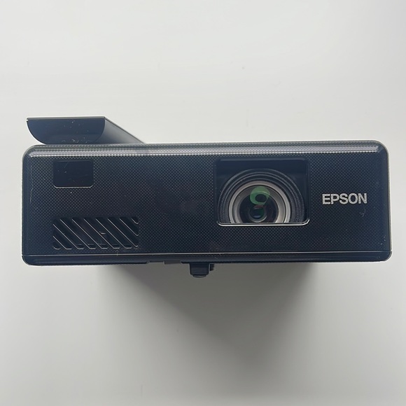 Brand new used once Epson LCD projector model HA23A - Picture 2 of 8